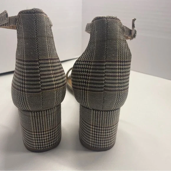 Steve Madden Missy Ankle Strap Heels Size 10 - Picture 3 of 6